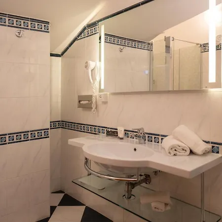 Savoy Otel 4*